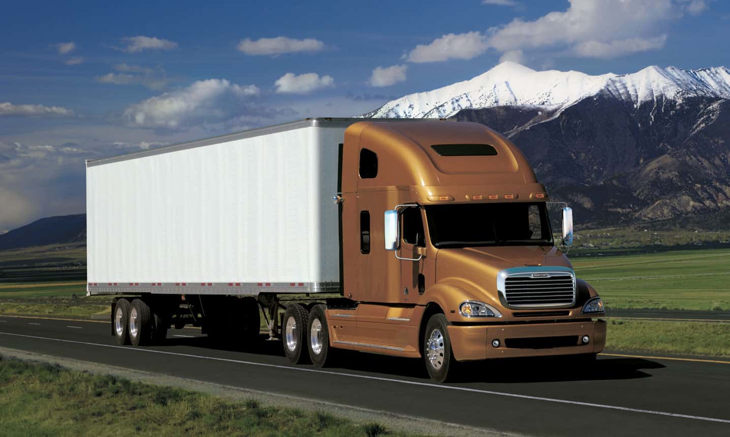 Camión en chasis con distintas aplicaciones de 60,000 LBS (PBV).